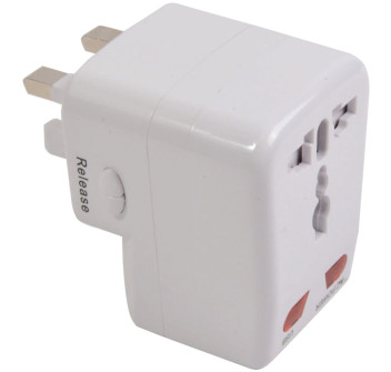 Adattatore prese universale, con ingresso USB