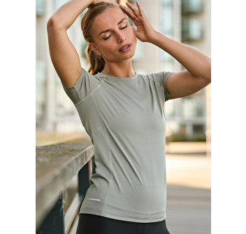 Ladies cooldry tee
